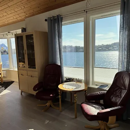 Vila Lofoten By The Sea *